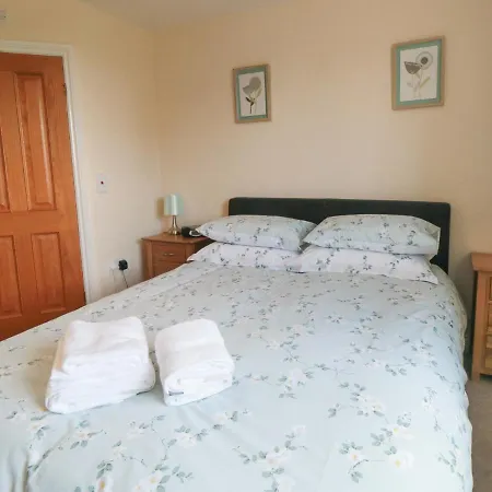 Cherry Garth Nyaraló *